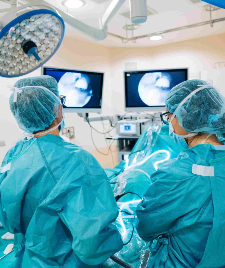 team-of-surgeons-operating-in-the-hospital-2025-02-15-01-52-29-utc_11zon